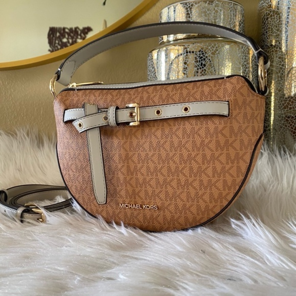 New Michael Kors Emilia Medium Logo Shoulder Bag - Picture 8 of 17